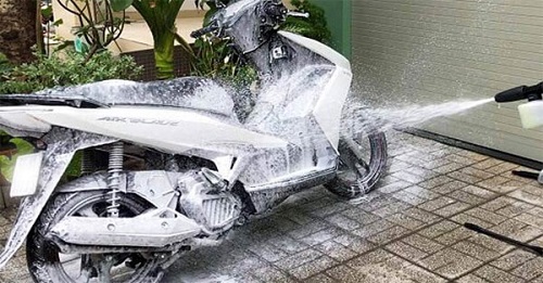 cách rửa xe máy